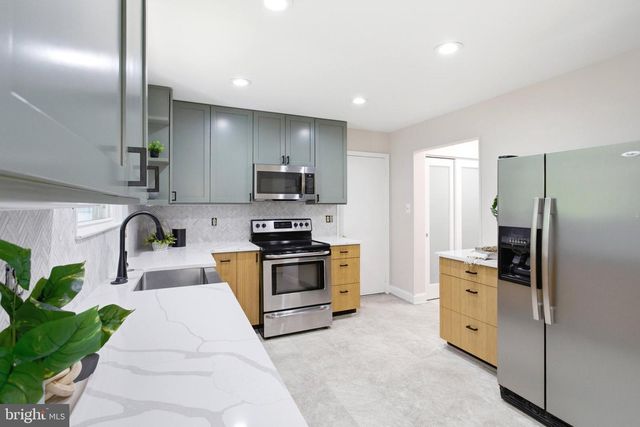 4749 FARNDON CT, Fairfax, VA 22032