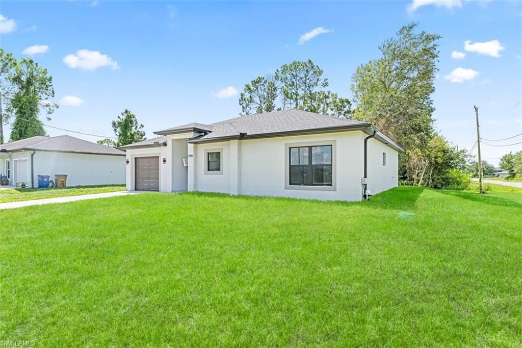 2505 1st St Sw, LEHIGH ACRES, FL 33976 — photo 3
