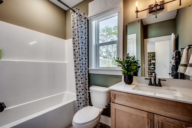 65 Northbrook Dr, Murrells Inlet, SC 29576