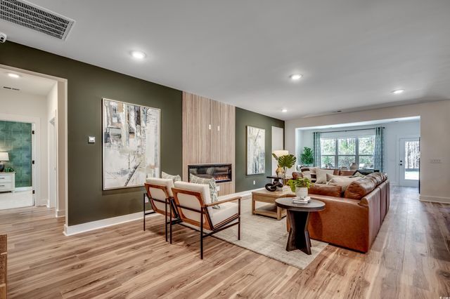 65 Northbrook Dr, Murrells Inlet, SC 29576