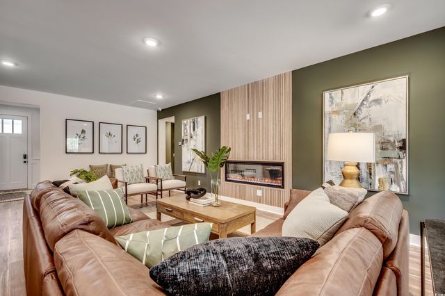 65 Northbrook Dr, Murrells Inlet, SC 29576