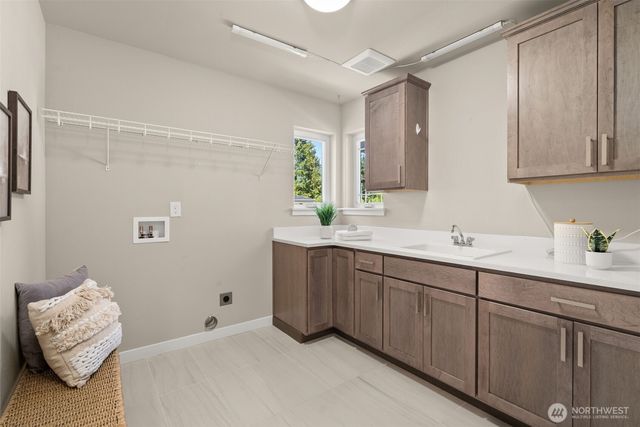 6730 Dusty Lane SE, Lacey, WA 98503