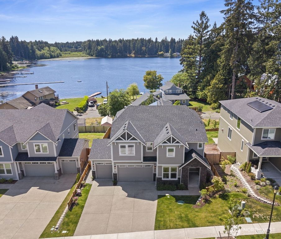 6730 Dusty Lane SE, Lacey, WA 98503