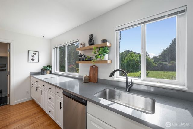10617 39th Avenue SW, Seattle, WA 98146
