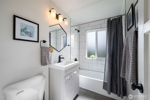 10617 39th Avenue SW, Seattle, WA 98146