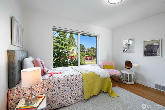 10617 39th Avenue SW, Seattle, WA 98146
