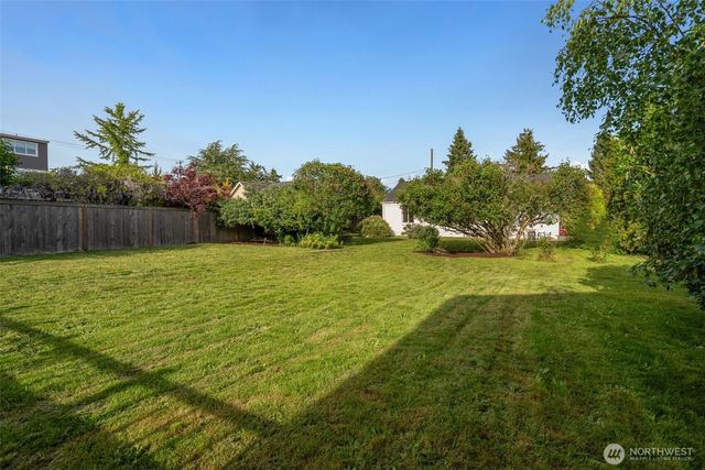 10617 39th Avenue SW, Seattle, WA 98146