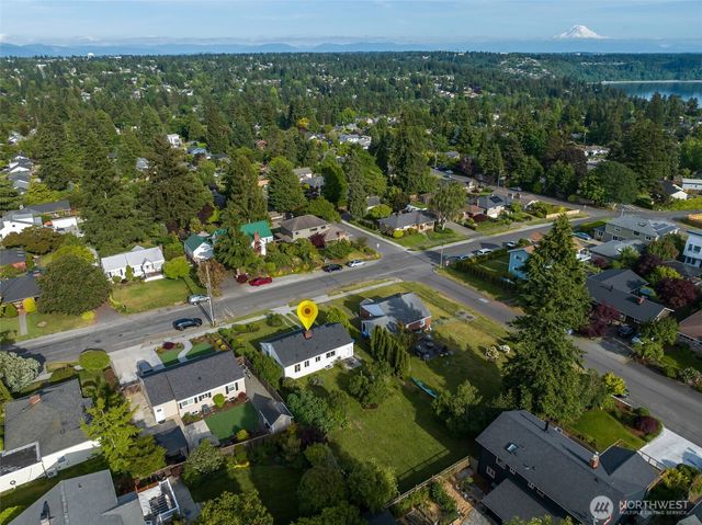 10617 39th Avenue SW, Seattle, WA 98146