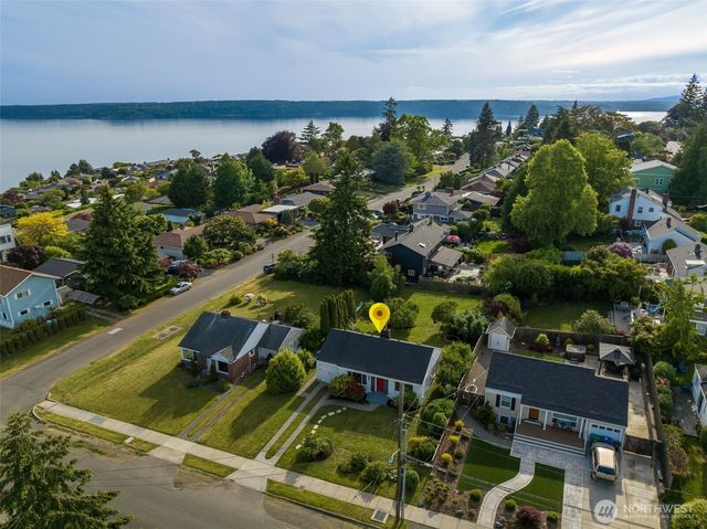 10617 39th Avenue SW, Seattle, WA 98146