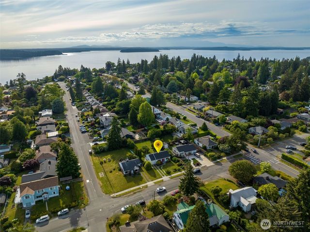 10617 39th Avenue SW, Seattle, WA 98146