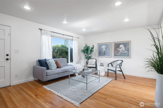 10617 39th Avenue SW, Seattle, WA 98146