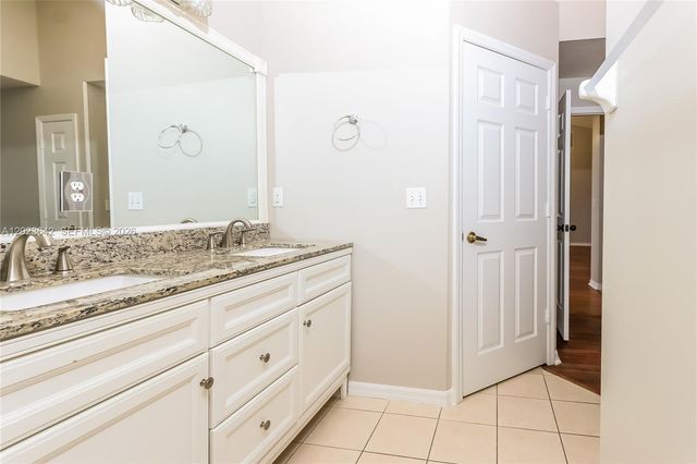 820 SW Dalton Ave, Port St. Lucie, FL 34953