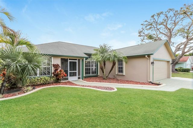 820 SW Dalton Ave, Port St. Lucie, FL 34953