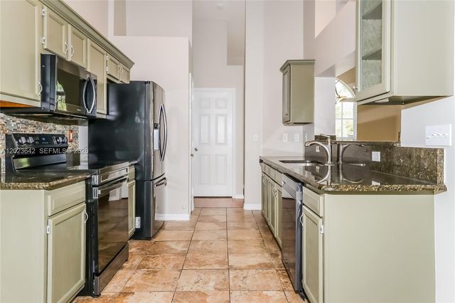 820 SW Dalton Ave, Port St. Lucie, FL 34953