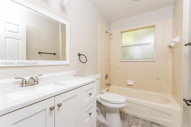 820 SW Dalton Ave, Port St. Lucie, FL 34953