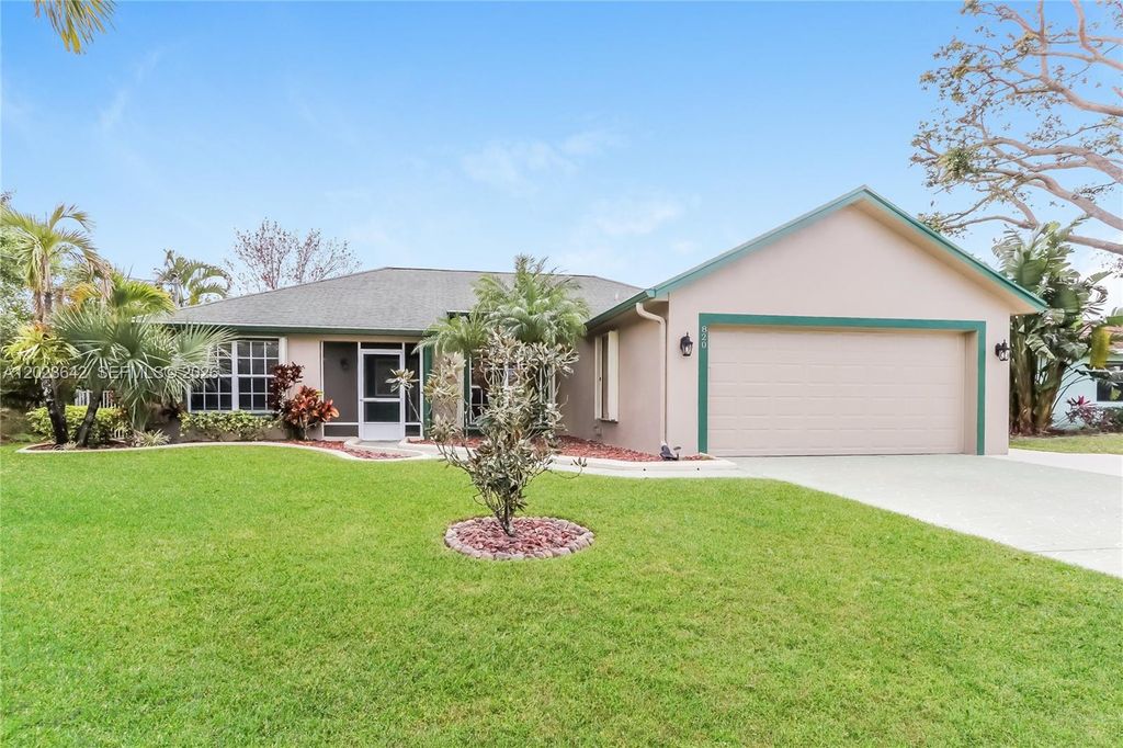 820 SW Dalton Ave, Port St. Lucie, FL 34953