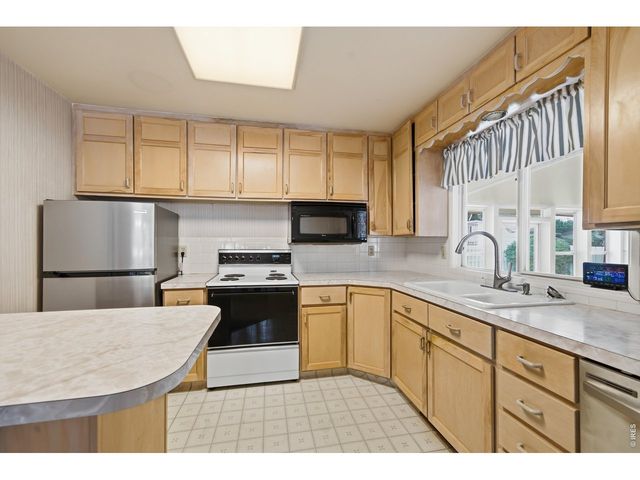 1542 W 16th St, Loveland, CO 80538