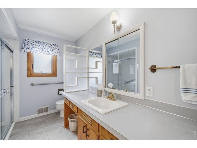 1542 W 16th St, Loveland, CO 80538