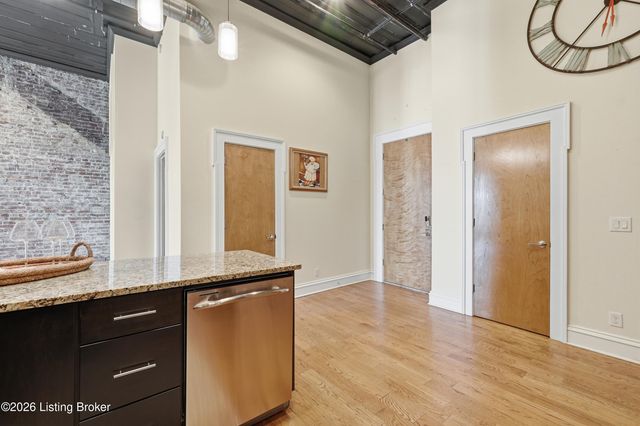 415 E Market St 201, Louisville, KY 40202