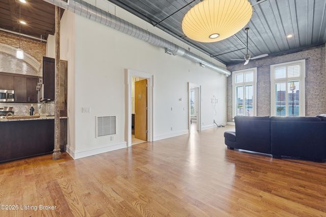 415 E Market St 201, Louisville, KY 40202