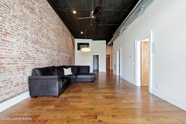 415 E Market St 201, Louisville, KY 40202