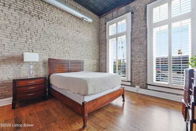 415 E Market St 201, Louisville, KY 40202