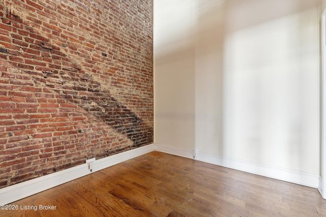415 E Market St 201, Louisville, KY 40202