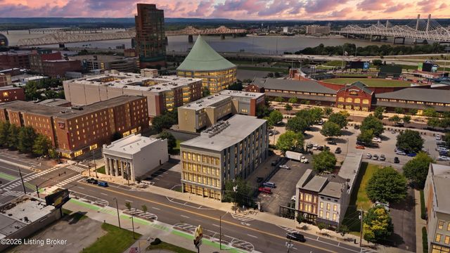 415 E Market St 201, Louisville, KY 40202