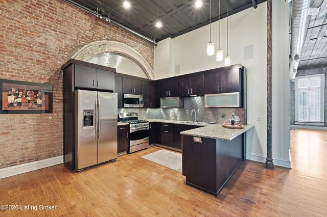 415 E Market St 201, Louisville, KY 40202