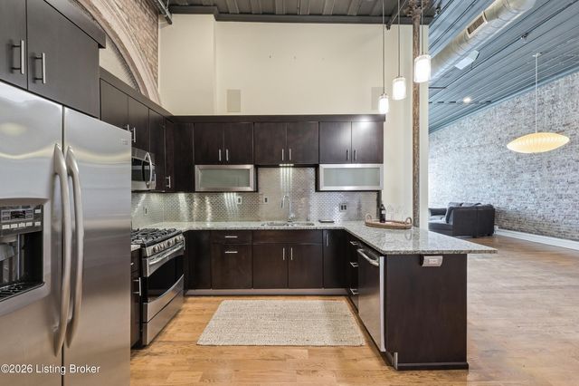 415 E Market St 201, Louisville, KY 40202