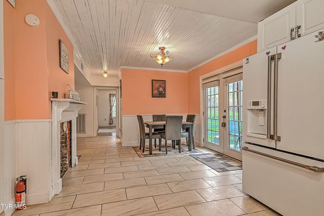 1421 Bishoptown Road, Duffield, VA 24244