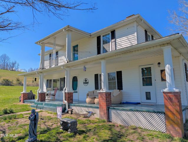 1421 Bishoptown Road, Duffield, VA 24244