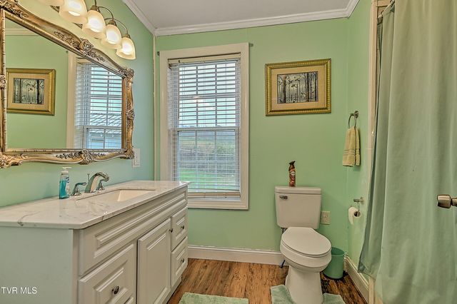 1421 Bishoptown Road, Duffield, VA 24244