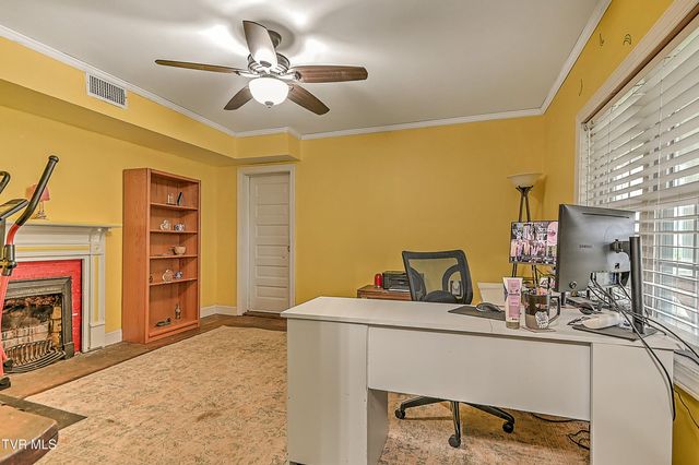 1421 Bishoptown Road, Duffield, VA 24244