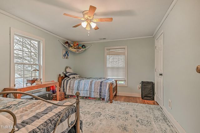 1421 Bishoptown Road, Duffield, VA 24244