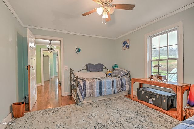 1421 Bishoptown Road, Duffield, VA 24244