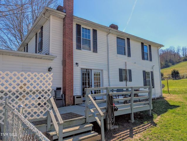 1421 Bishoptown Road, Duffield, VA 24244