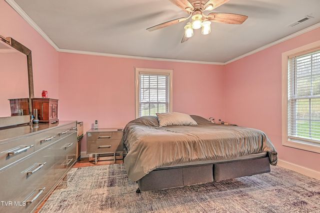 1421 Bishoptown Road, Duffield, VA 24244