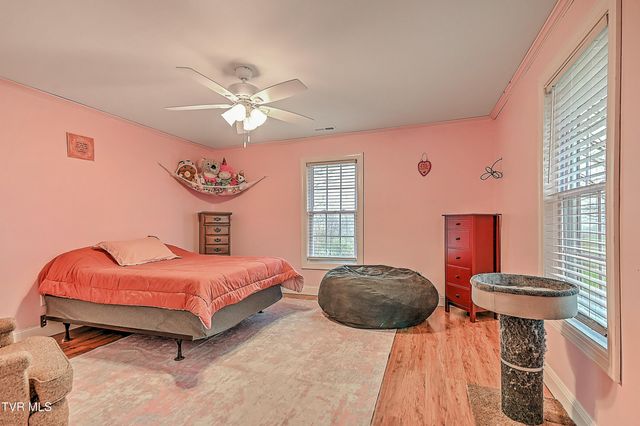 1421 Bishoptown Road, Duffield, VA 24244