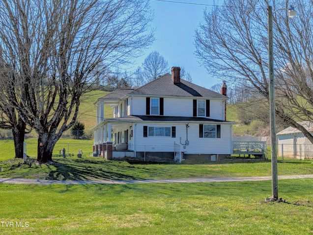 1421 Bishoptown Road, Duffield, VA 24244