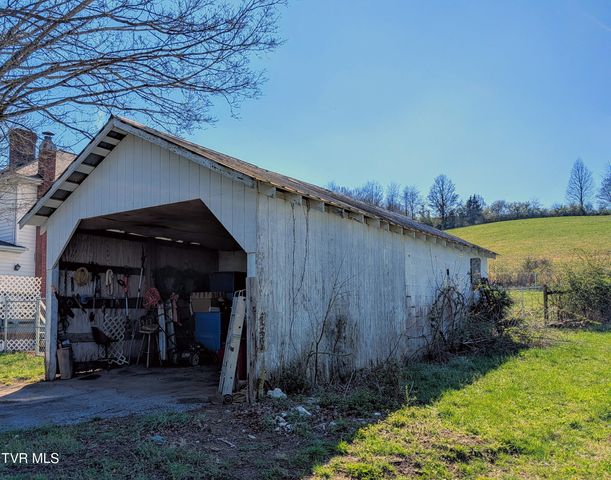 1421 Bishoptown Road, Duffield, VA 24244