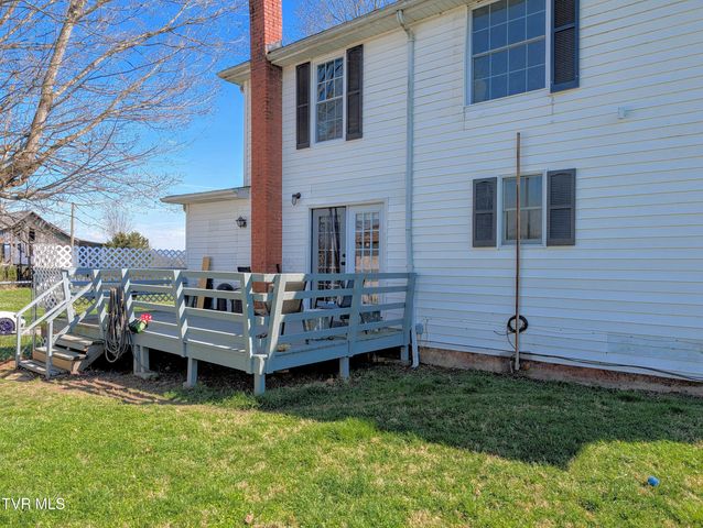 1421 Bishoptown Road, Duffield, VA 24244