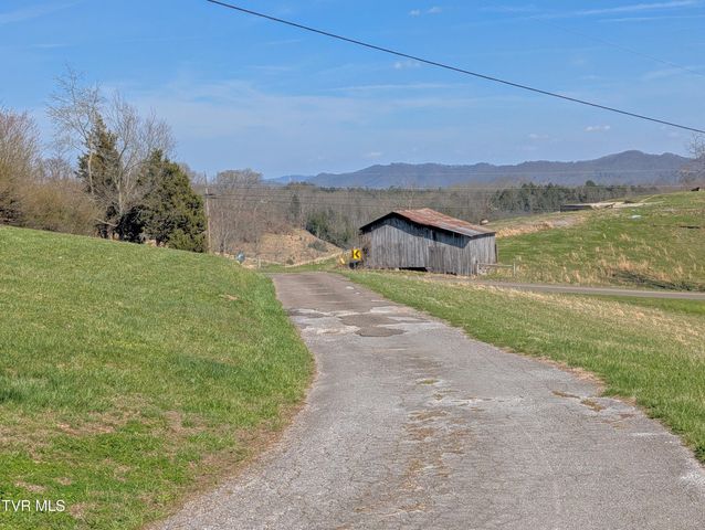 1421 Bishoptown Road, Duffield, VA 24244