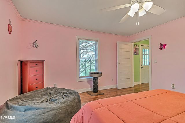 1421 Bishoptown Road, Duffield, VA 24244