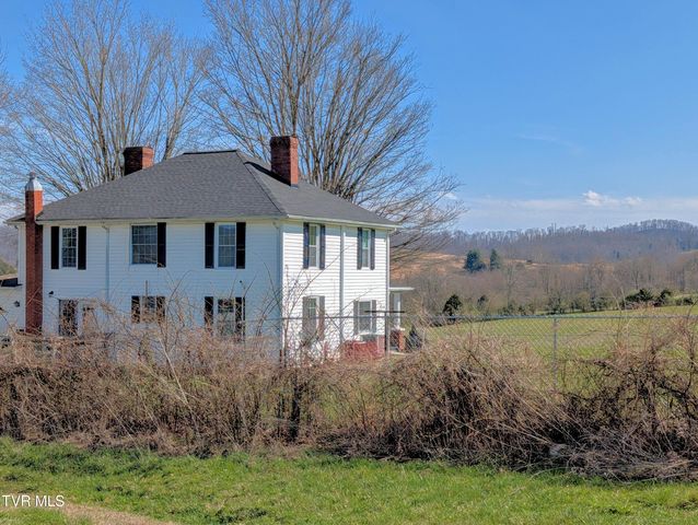 1421 Bishoptown Road, Duffield, VA 24244