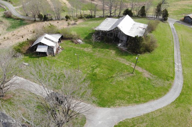 1421 Bishoptown Road, Duffield, VA 24244