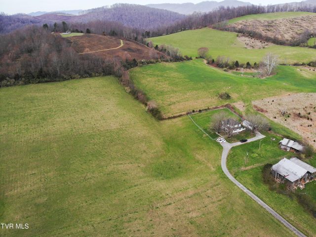 1421 Bishoptown Road, Duffield, VA 24244