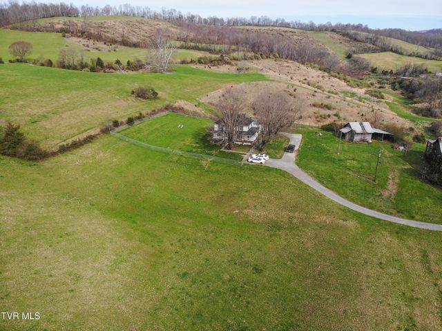 1421 Bishoptown Road, Duffield, VA 24244