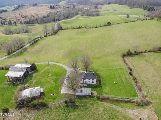 1421 Bishoptown Road, Duffield, VA 24244