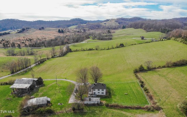 1421 Bishoptown Road, Duffield, VA 24244